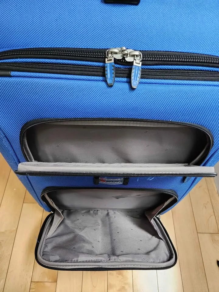 25" Delsey Helium Lite 100 Expandable Luggage image indicator(6)