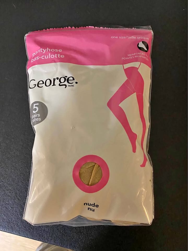 George brand 5 Pack Pantyhose - 1 missing