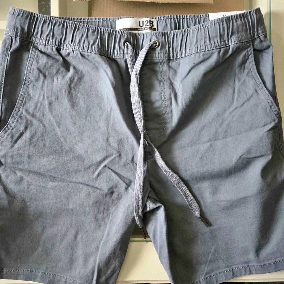 BRAND NEW!! Men's medium short thumbnail