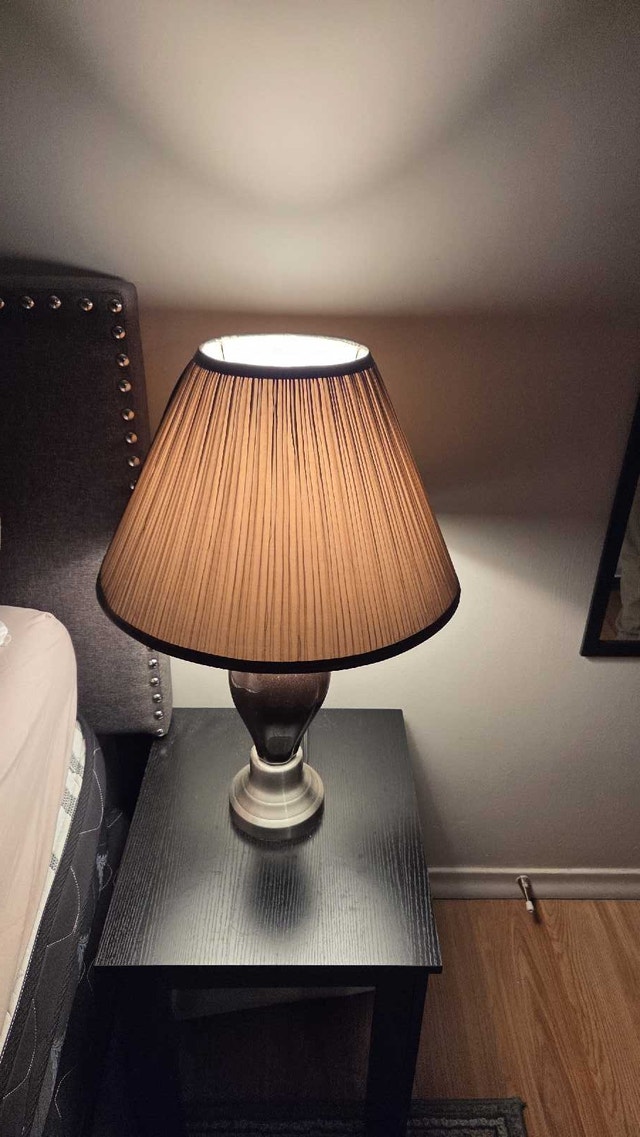 2 Table Lamps BOGO offer - photo 2