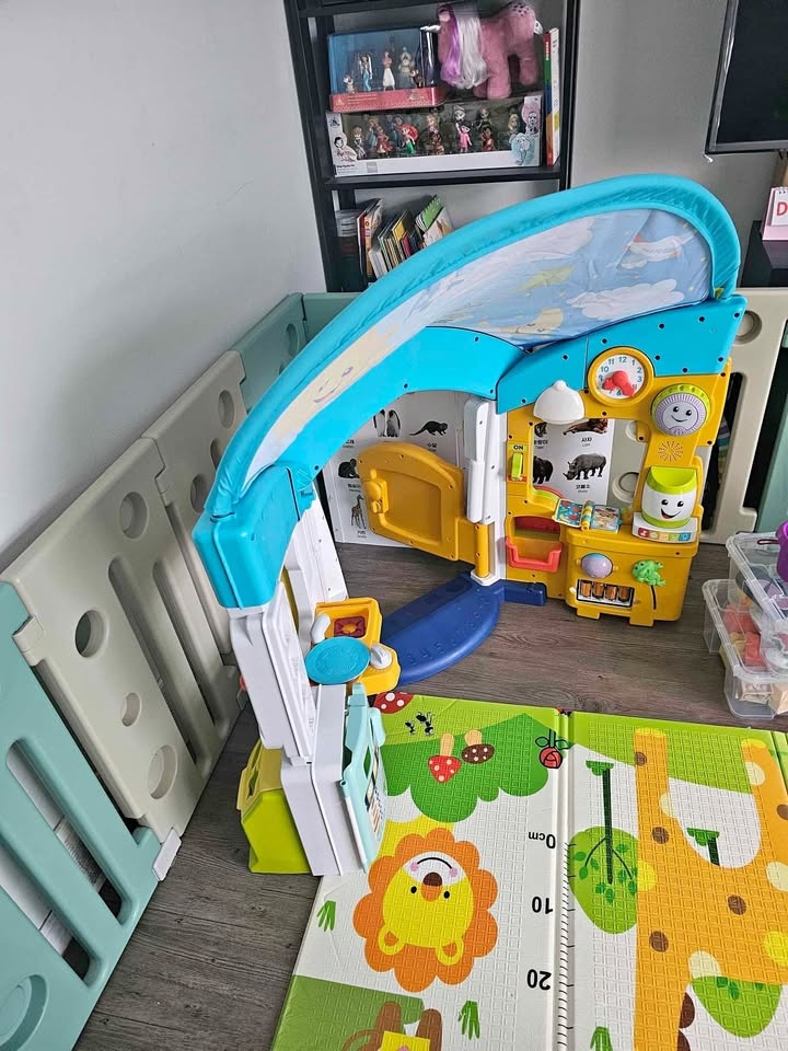 Fisher Price Laugh and Learn Interactive House