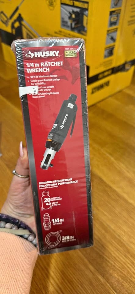 Husky 1/4" Air Ratchet Wrench - New