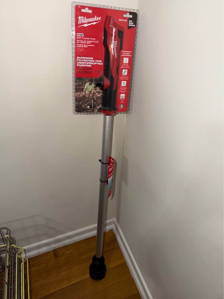 Milwaukee M12 Stick Transfer Pump 2579-20 – NEW - photo 2