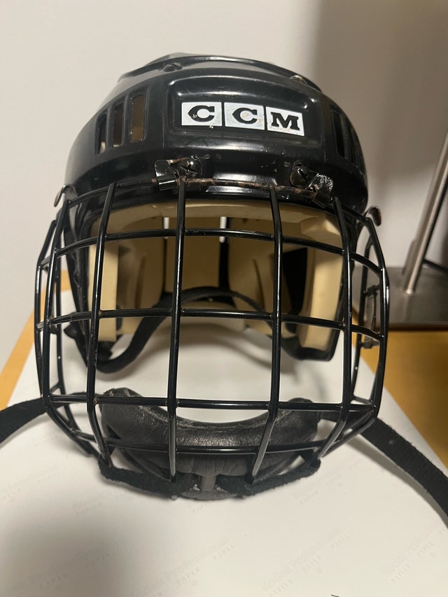 CCM Hockey Helmet – Junior Small