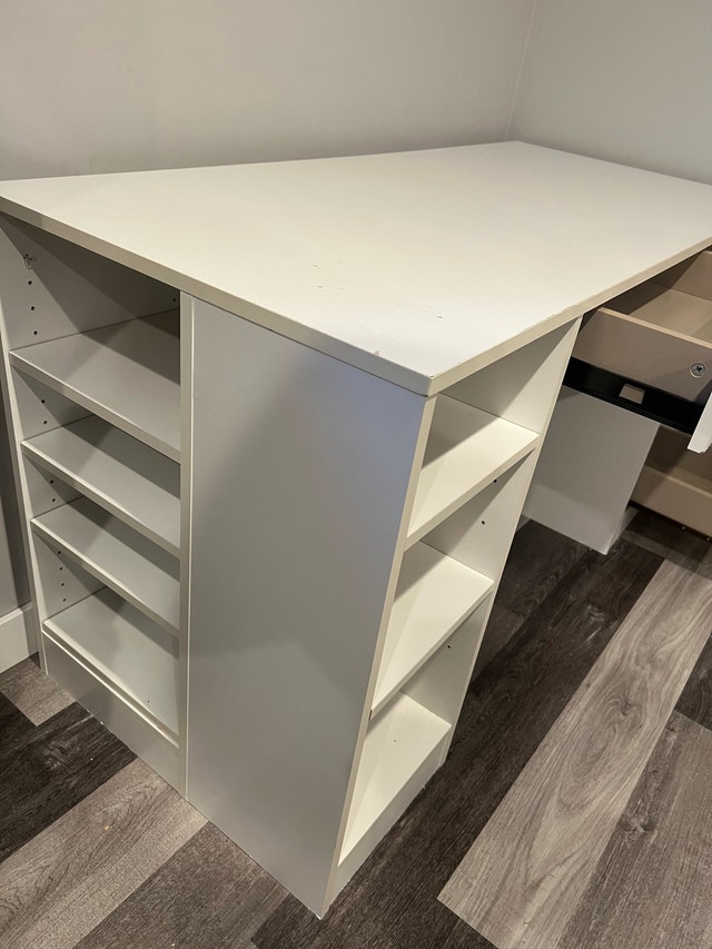 Office/Study Desk - photo 3