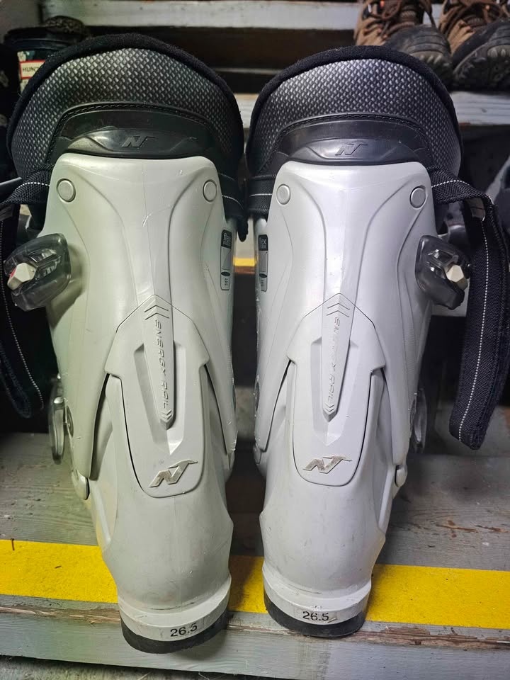 Nordica 26.5 Ski Boots - photo 2