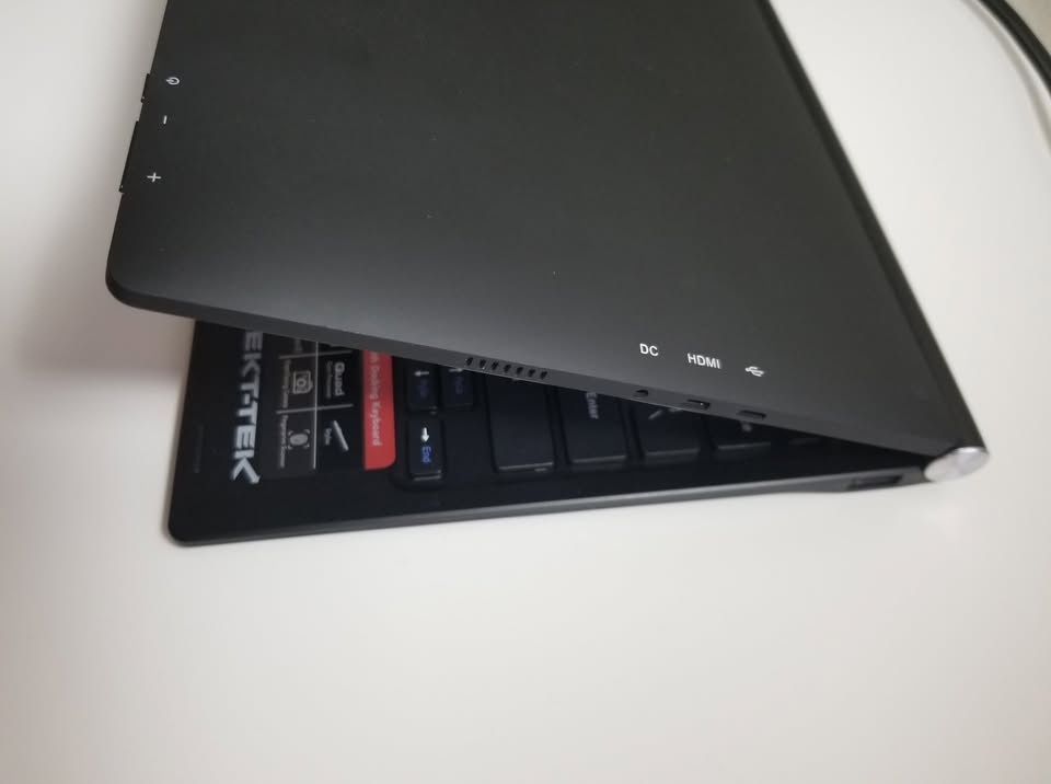 Direkt-Tek 11.6" Convertible Touchscreen Laptop - photo 3