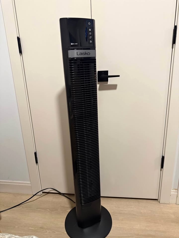 MOVING SALE Lasko Xtra Air standing fan black