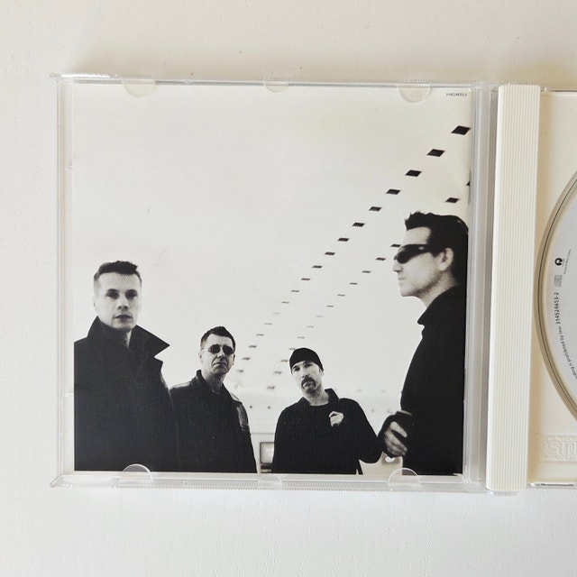 U2 - All That You Can't Leave Behind CD (2000) - photo 3