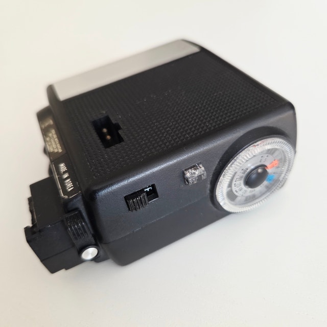 Vintage Camera Flash - Movie Prop (Needs Repair) - photo 2