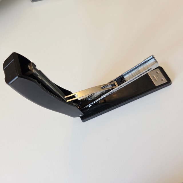 Vintage stapler - 1990's Office supplies retro décor - photo 2