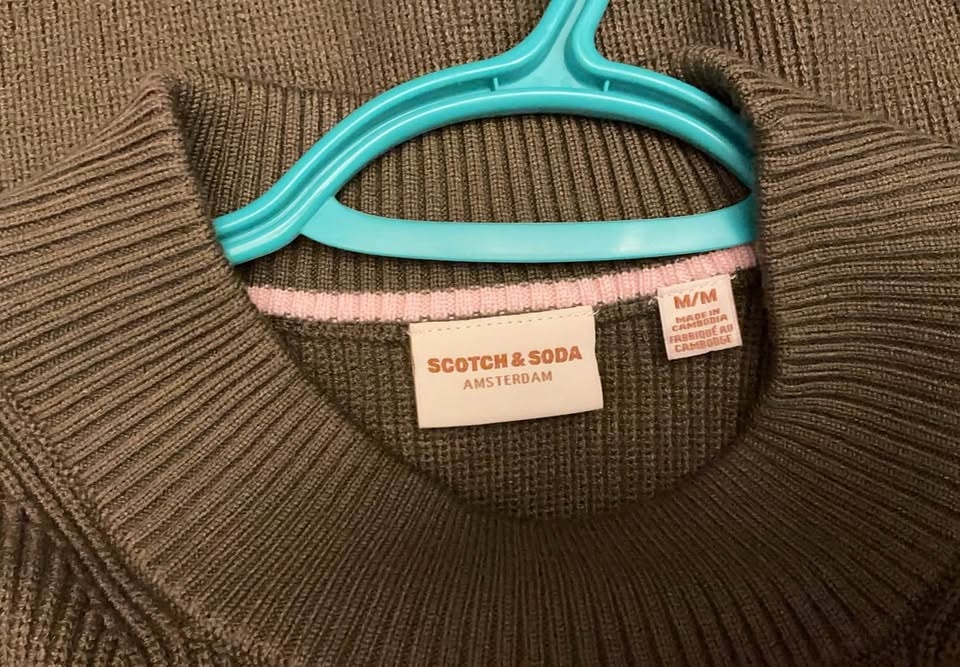 Ladies Medium Sweater - photo 3