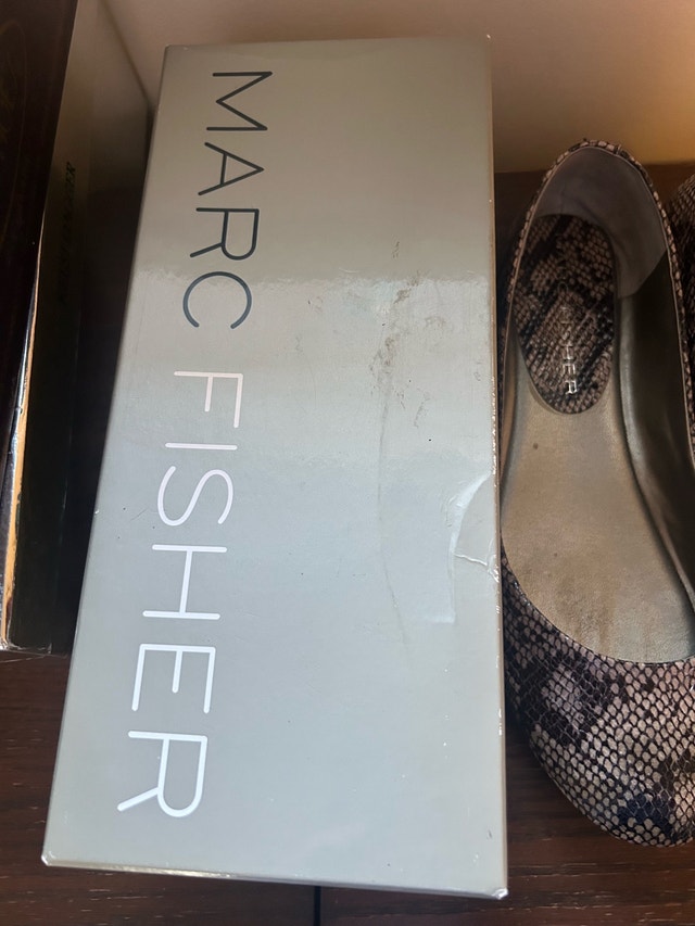 Women's Casual Shoes - Size 9 & 10 - photo 3