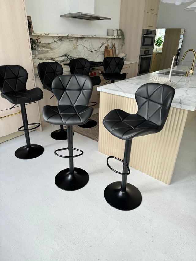 Bar Stools - Set of 4 New in Box - photo 4