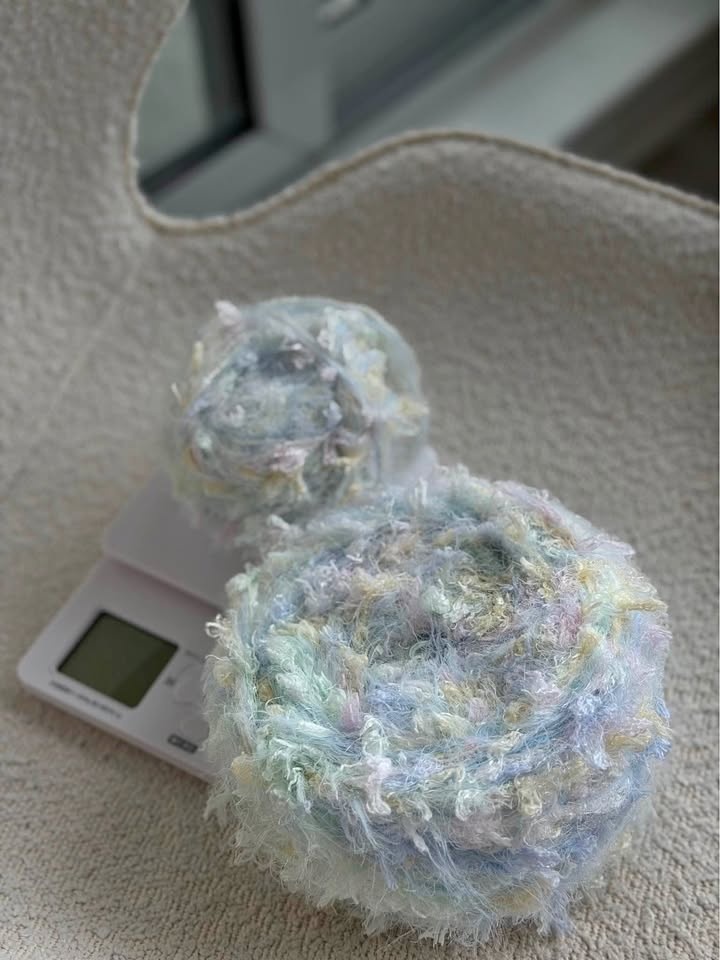 Light pastel blue hand-mixed yarn 🤍🩵