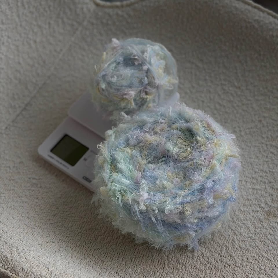 Light pastel blue hand-mixed yarn 🤍🩵 - photo 2