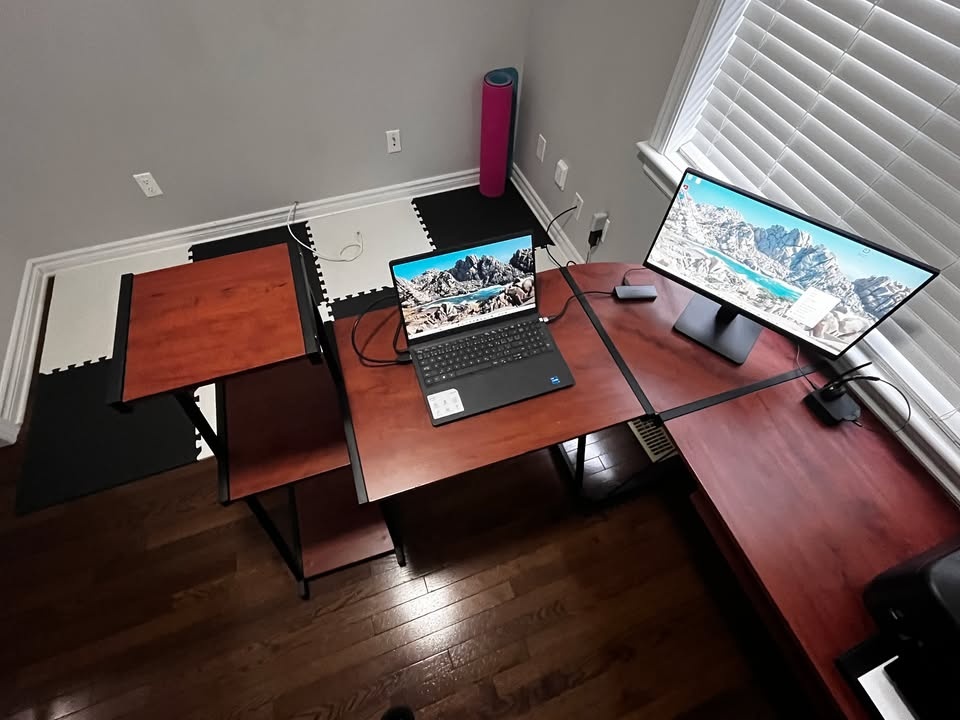 Space-Saving L-Shaped Corner Desk with Built-in Shelves - photo 2