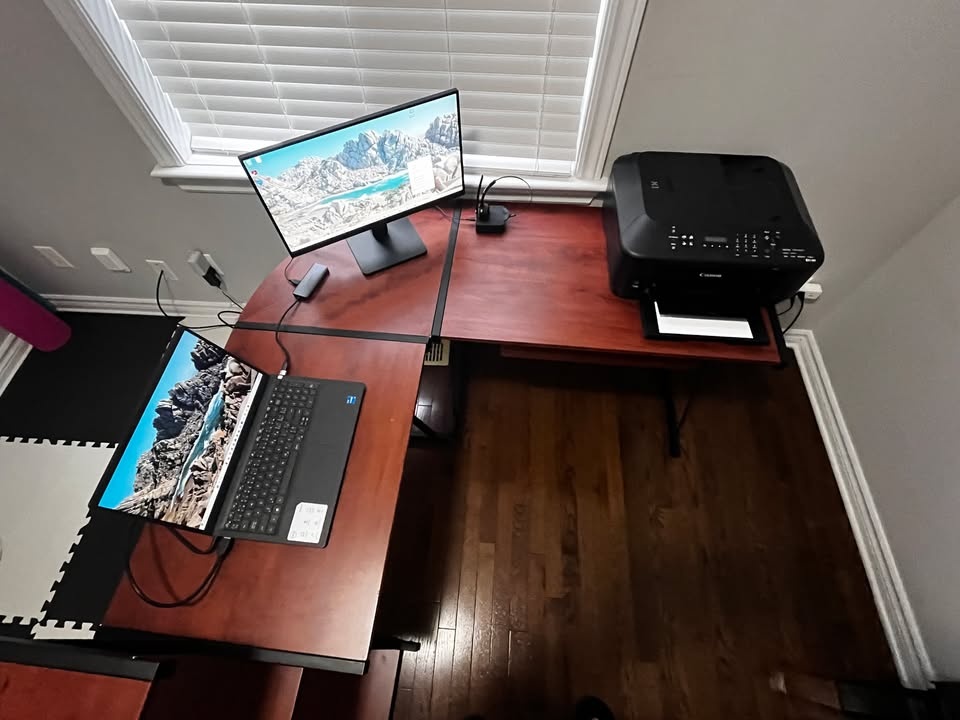 Space-Saving L-Shaped Corner Desk with Built-in Shelves - photo 3