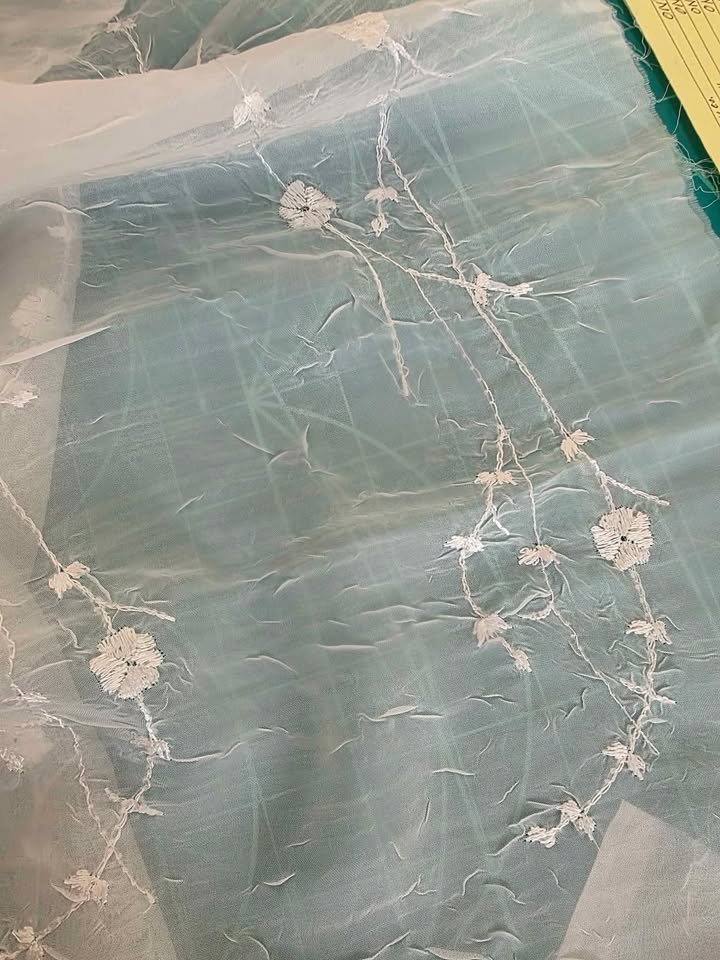 1.7 Meters Wide White Embroidered Crinkle Sheer Fabric - photo 2