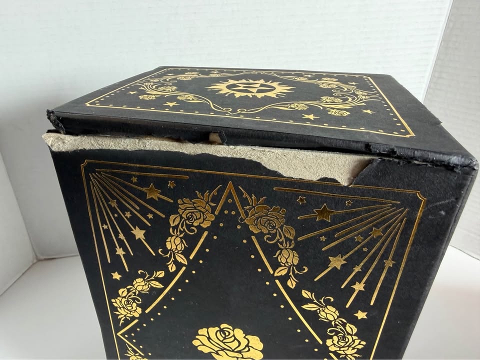 The Return To Caraval Complete Collection Box Set - photo 4