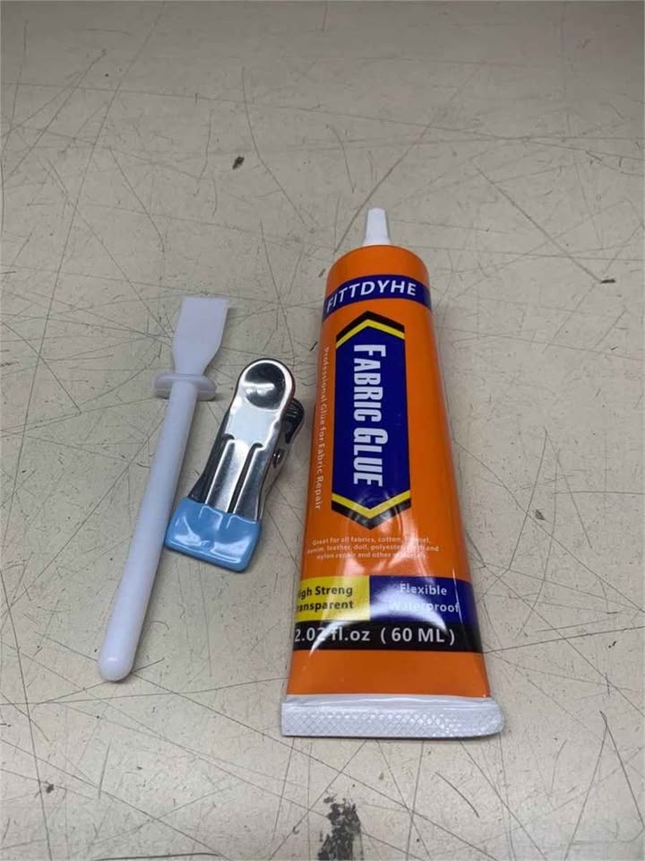 60 ML Washable Clear Clothing Glue - photo 2