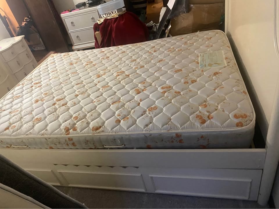 American Standard Full Size Bed Frame with Pull Out Drawer - photo 2