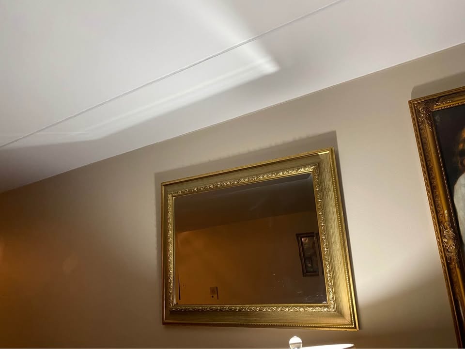 Heavy Quality Gold Mirror 34"w x 26"h - photo 2