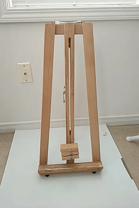 Wooden painting easel with handle
