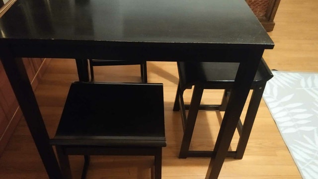 black dining table set with three chairs 35x35x35 - photo 2