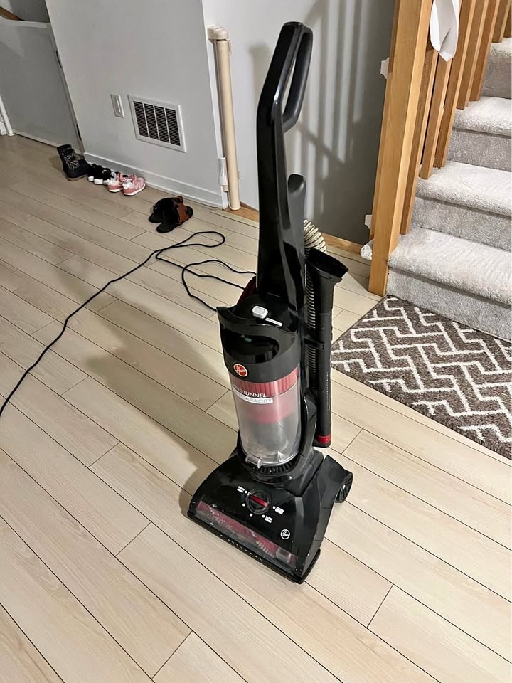 Hoover Wind Tunnel Vacuum Cleaner