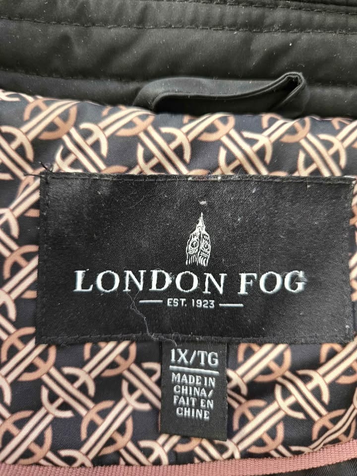 London Fog Black Quilted Coat With Gold Accents, Size 1X - photo 3
