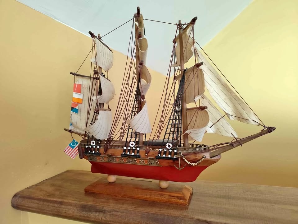 16" Model Decorative Ship