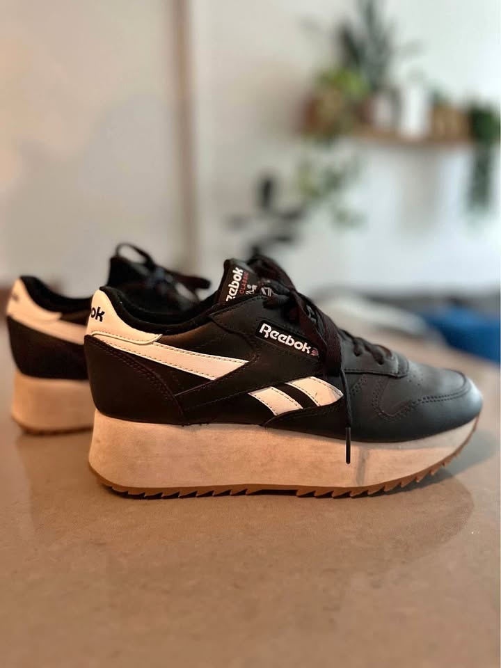 Reebok Classic Platform Sneakers – Women’s Size 7