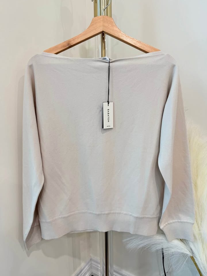 Aritzia Inspiration Sweater Size S NWT