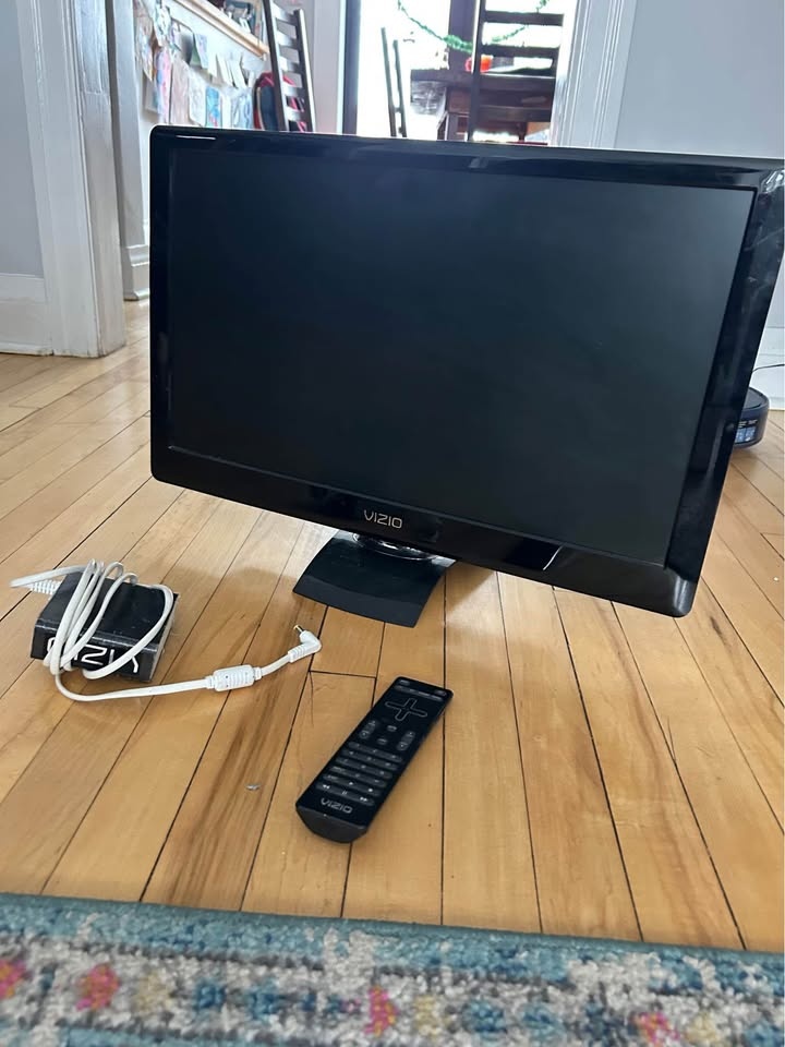 Vizio TV - photo 2
