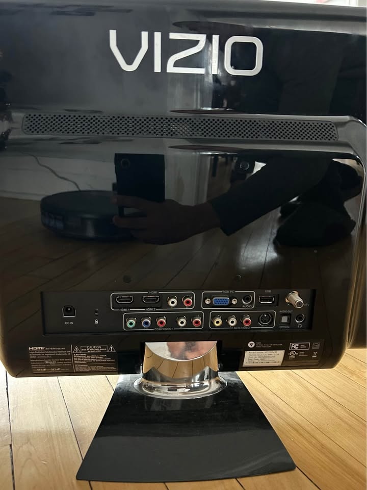 Vizio TV - photo 3