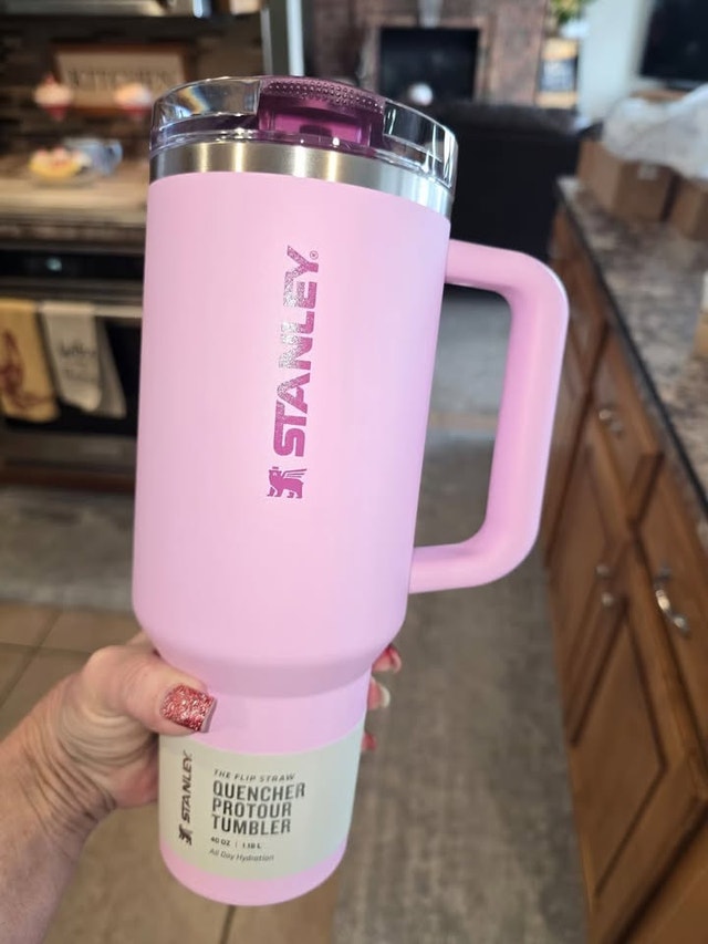 Stanley Tumbler - Cherry Blossom - Leakproof Flip Straw - photo 3