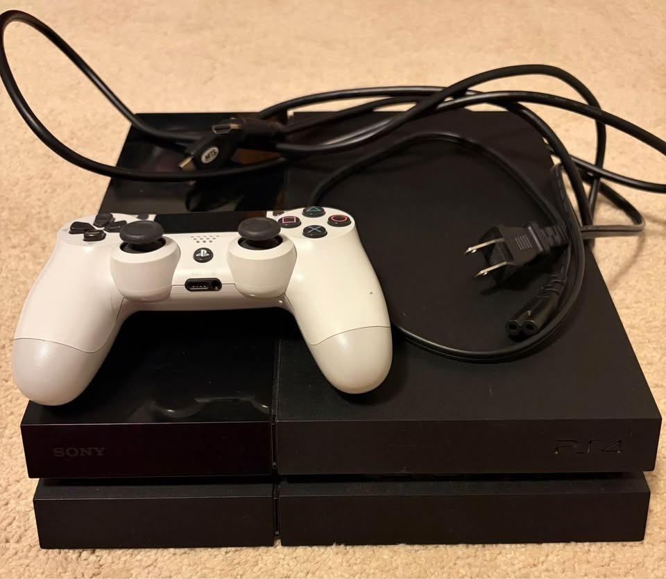 Sony PlayStation 4 Console Bundle (PS4) – Ready to Play - photo 2