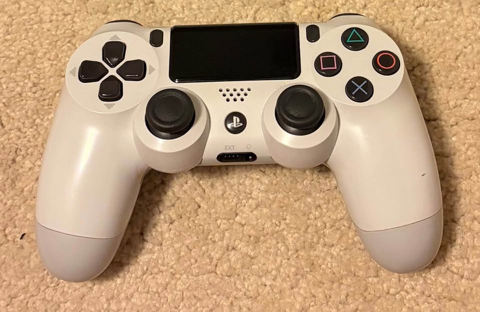 Sony PlayStation 4 Console Bundle (PS4) – Ready to Play - photo 3