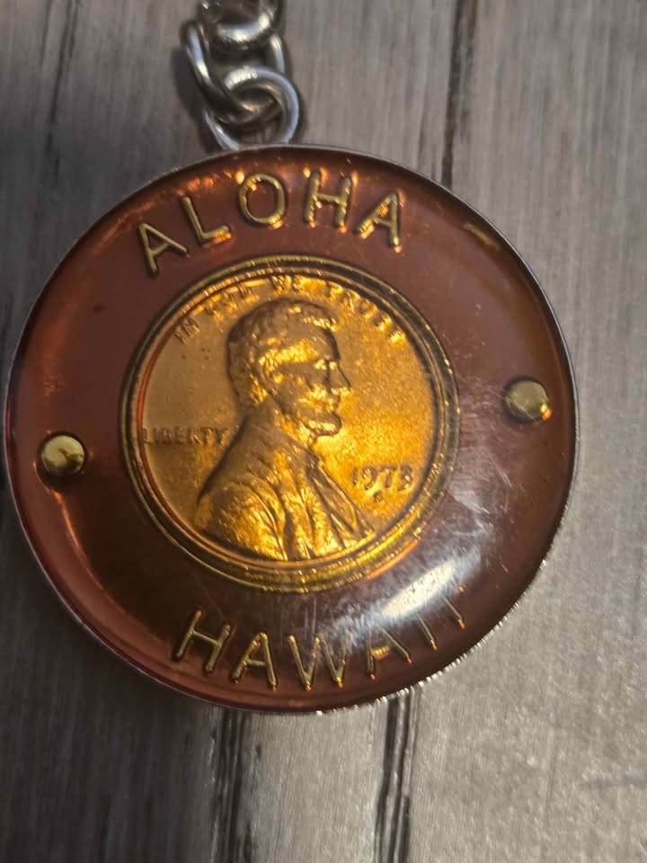Vintage Hawaii Penny Keychains – Aloha Souvenir Lot - photo 3