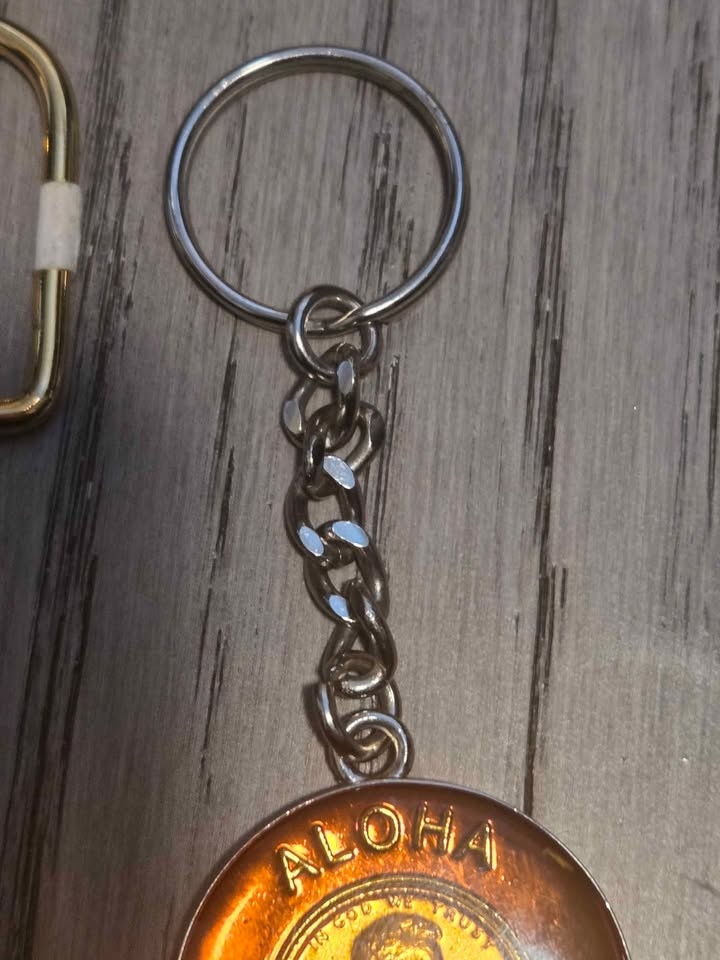Vintage Hawaii Penny Keychains – Aloha Souvenir Lot - photo 4