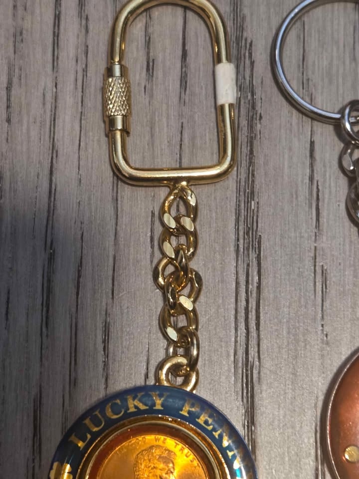 Vintage Hawaii Penny Keychains – Aloha Souvenir Lot - photo 5