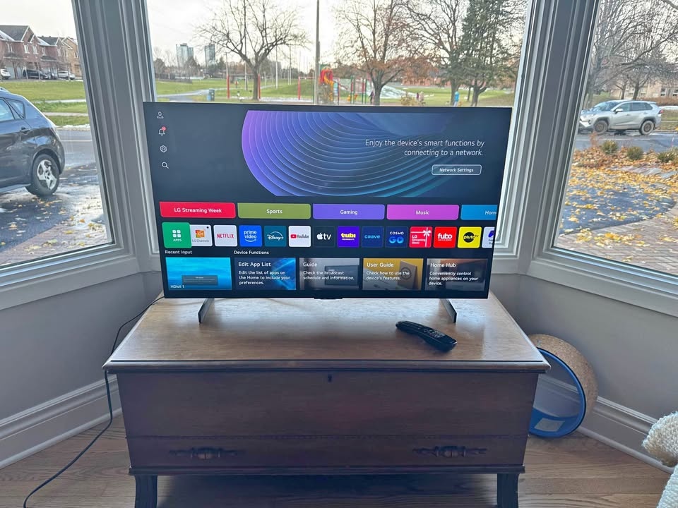 LG C4 42” 4K OLED TV