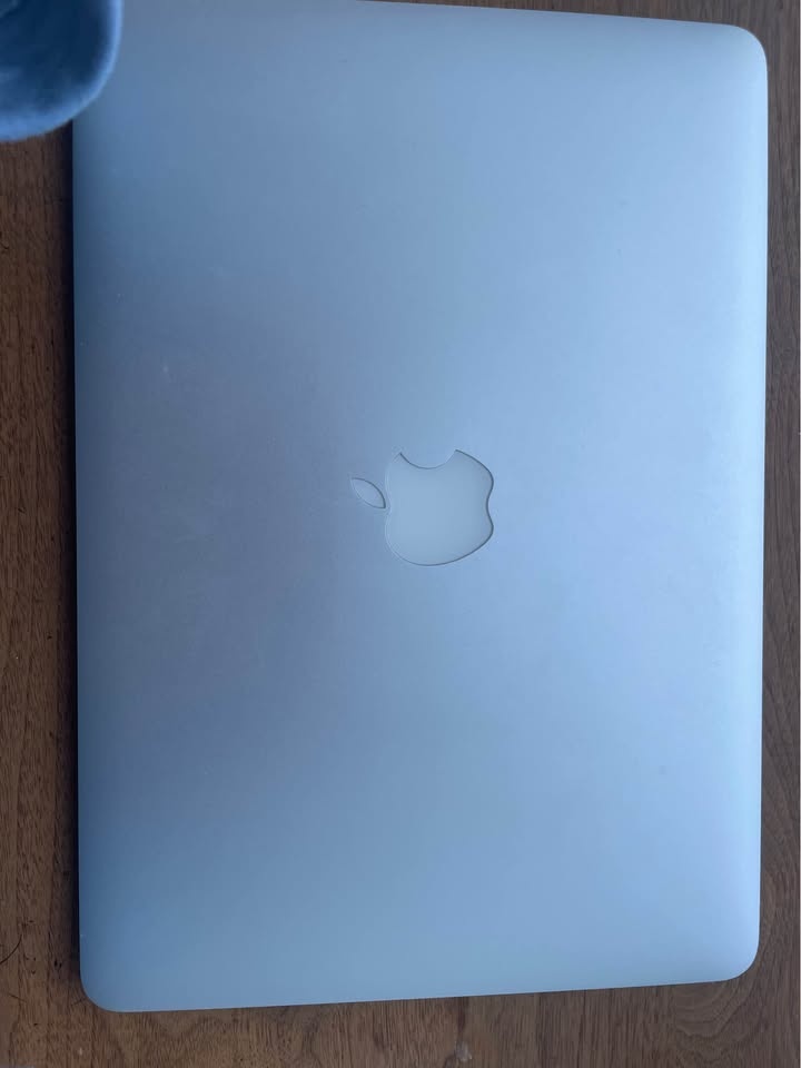 Mac book air circa 2017 - photo 2