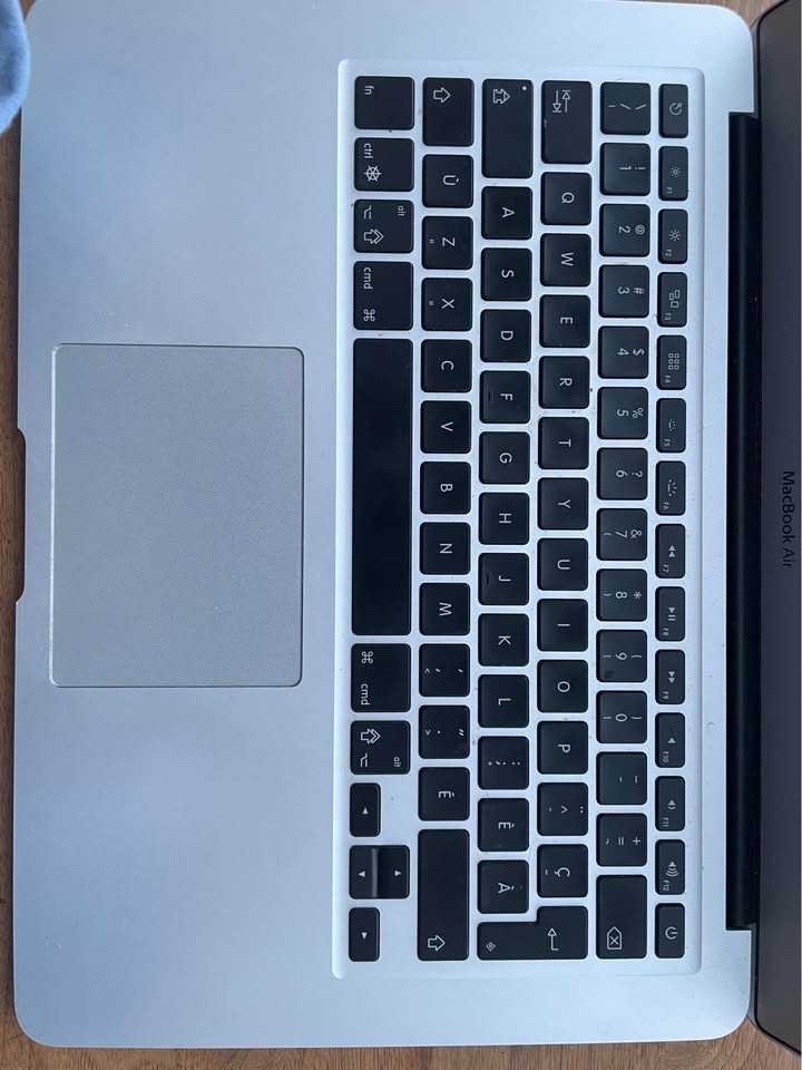 Mac book air circa 2017 - photo 4