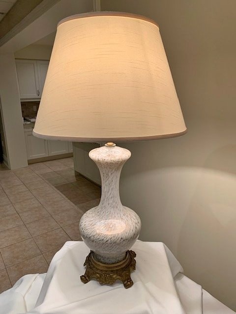 Table Lamp Venetian Murano Style White With Gold - Footed Antiqu