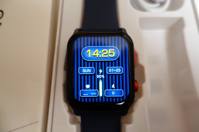 HT23 Smartwatch with UV Light, HR & SpO2 Monitor