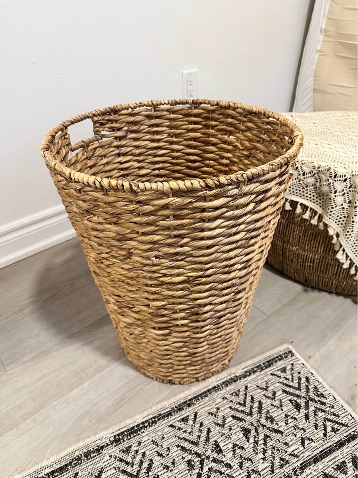 Large wicker basket with lid - photo 2