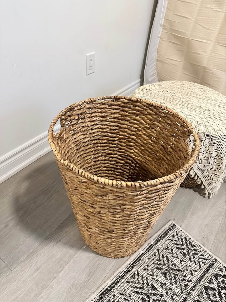 Large wicker basket with lid - photo 3
