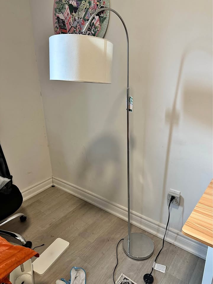 Floor lamp